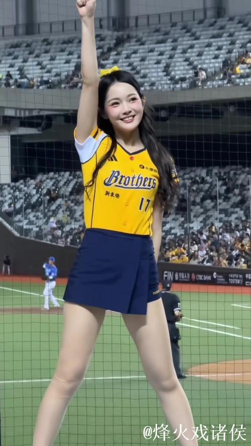 台湾联赛请的韩媛拉拉队美女，就连女的看了都想去现场吧