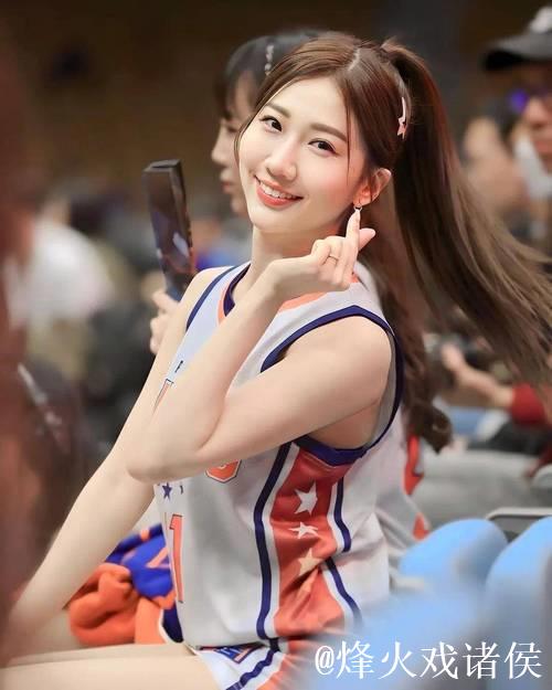 台湾联赛请的韩媛拉拉队美女，就连女的看了都想去现场吧